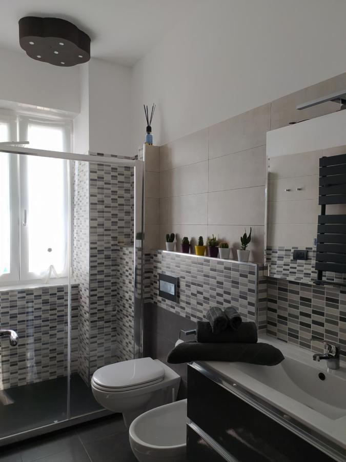 Ad Un Passo Dal Mare Apartment Savona Luaran gambar